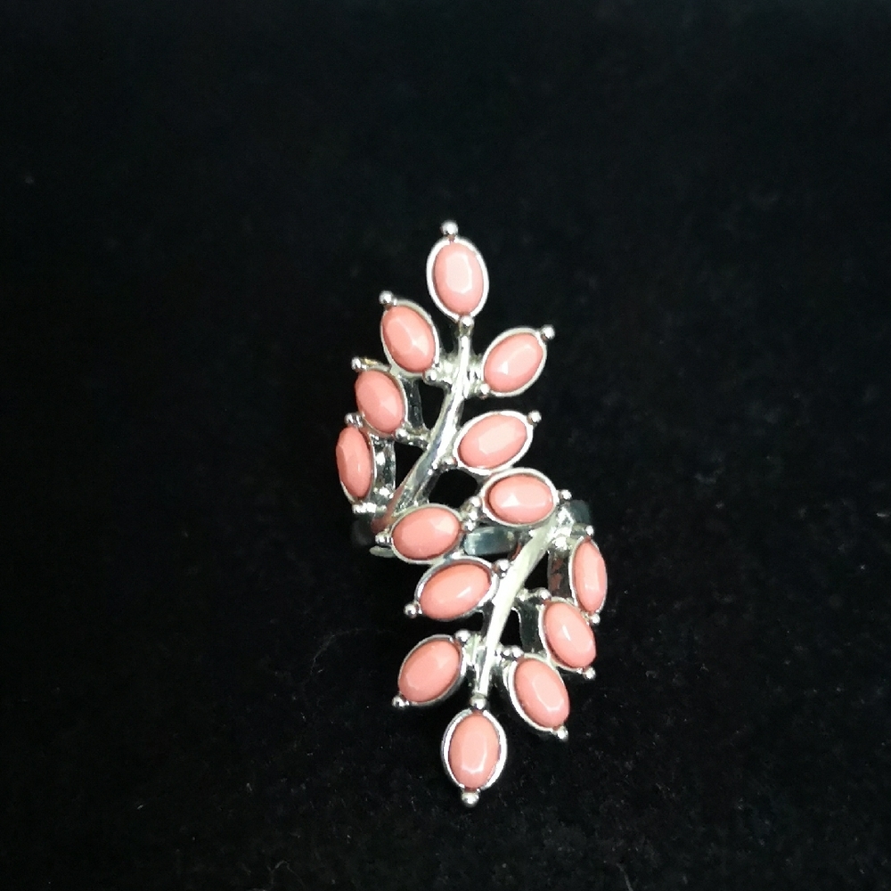 Lovely Silver-tone and Coral Pink Leaf Ring Extra Long Estate Jewelry Size 8